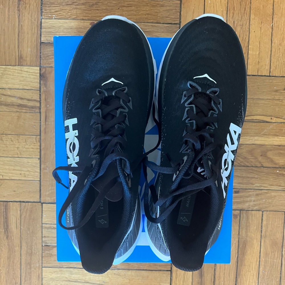 Womens Hoka Mach 5 Size 8.5 Wide